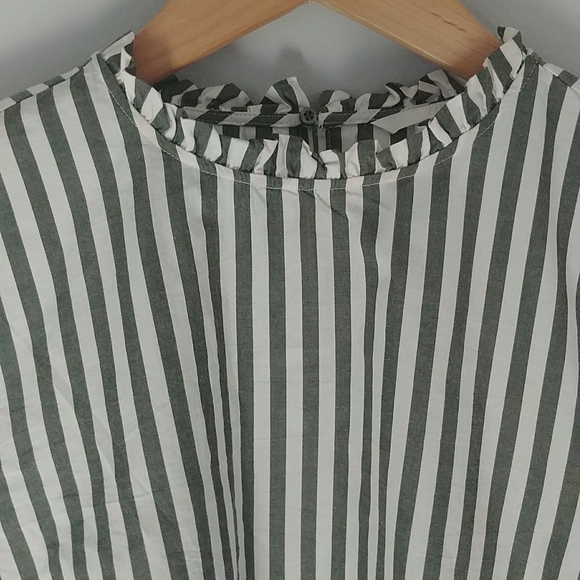 H & M Striped Ruffled Neck And Ruffled Sleeves High Low Top - Picture 2 of 10